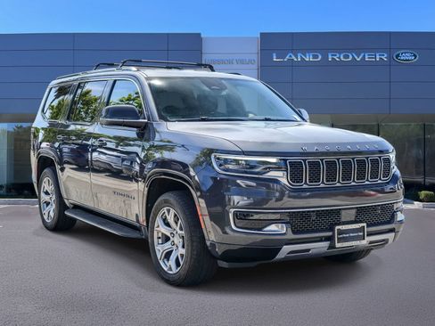 Used 2022 Jeep Wagoneer Series II AWD/4WD image 3