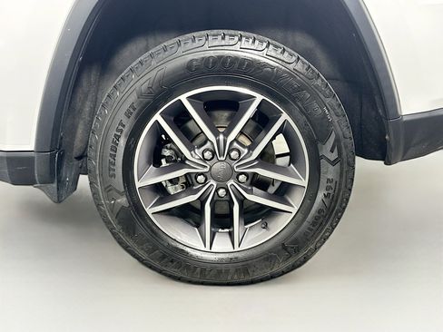 Used 2021 Jeep Grand Cherokee Limited w/ Luxury Group II image 11