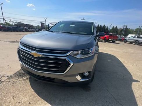 Used 2019 Chevrolet Traverse LT w/ LT Premium Package AWD/4WD image 3