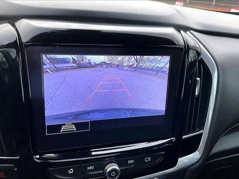 Used 2020 Chevrolet Traverse LT w/ Driver Confidence II Package image 14