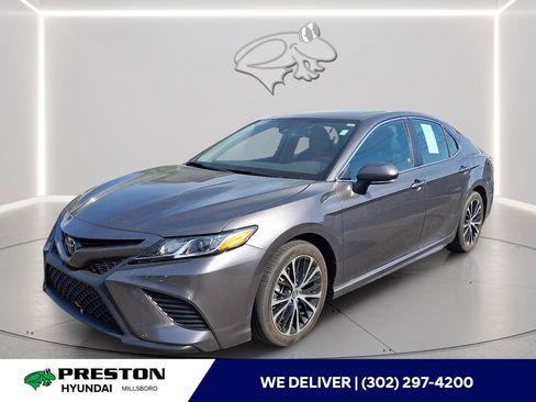 Used 2020 Toyota Camry SE w/ Convenience Package image 1