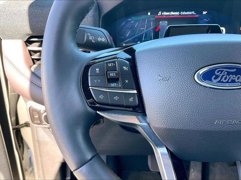 Used 2026 Ford Explorer Platinum image 16
