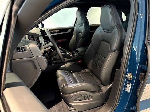 Used 2026 Porsche Cayenne AWD/4WD image 8