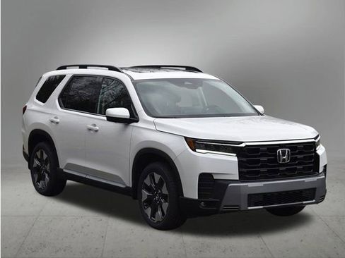 New 2026 Honda Pilot Touring image 7