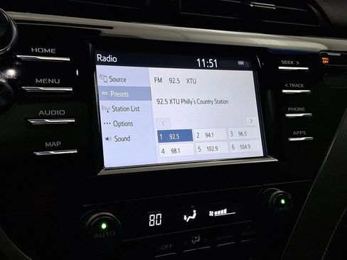 Used 2019 Toyota Camry SE image 14