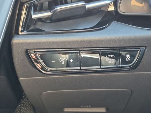 Used 2023 Kia Niro EX FWD image 18