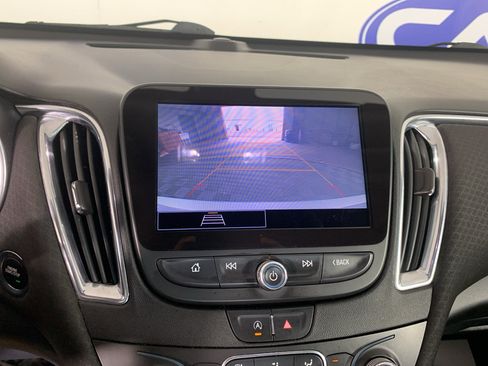 Used 2021 Chevrolet Malibu LT image 27