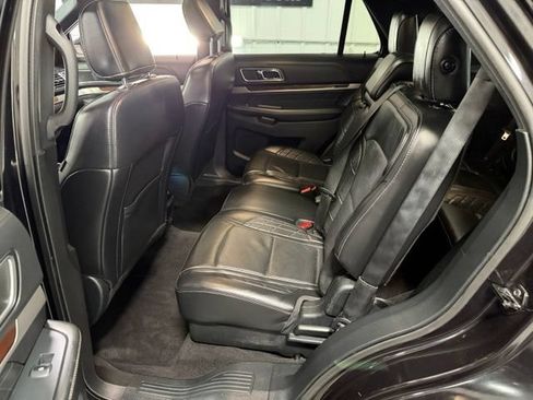 Used 2019 Ford Explorer Platinum AWD/4WD image 11