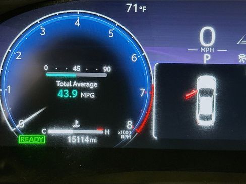 Used 2025 Toyota Camry XSE FWD image 9