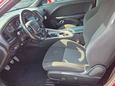 Used 2022 Dodge Challenger R/T RWD image 5