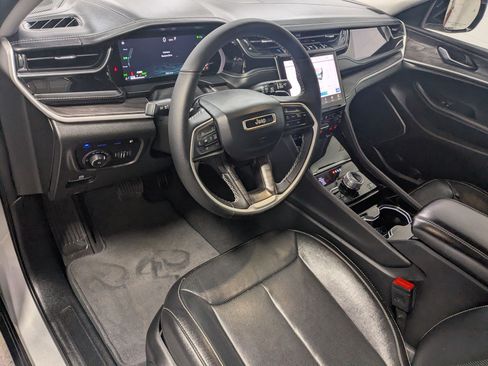 Used 2022 Jeep Grand Cherokee Limited 4xe w/ Luxury Tech Group II AWD/4WD image 12