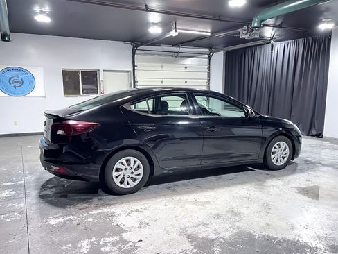 Used 2019 Hyundai Elantra SE w/ Cargo Package image 8