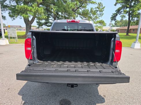 Used 2022 Chevrolet Colorado LT w/ LT Convenience Package RWD image 23