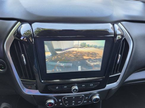 Used 2019 Chevrolet Traverse LT FWD image 11