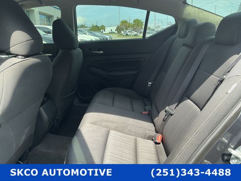 Used 2022 Nissan Altima 2.5 SV FWD image 14