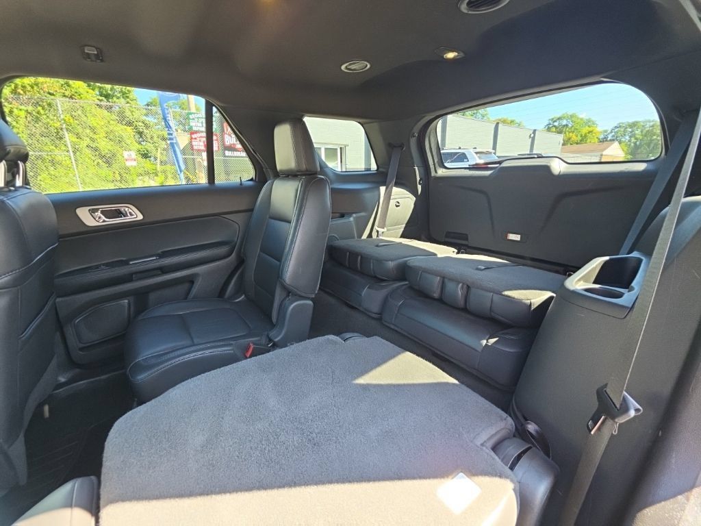 Used 2014 Ford Explorer XLT w/ Equipment Group 202A AWD/4WD image 24