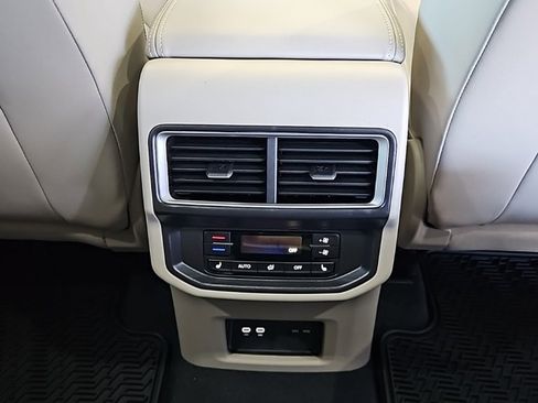 New 2026 Volkswagen Atlas SEL Premium R-Line image 18