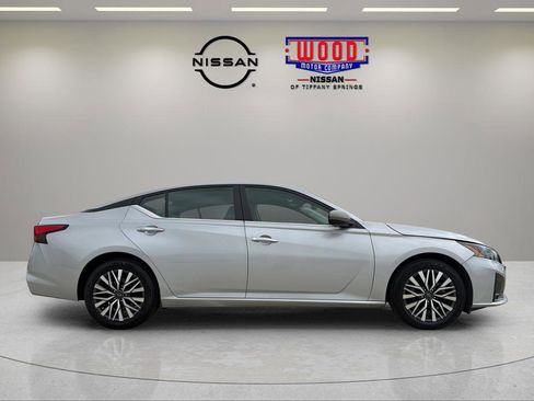 Certified 2024 Nissan Altima 2.5 SV FWD image 3