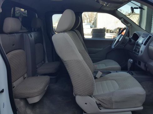 Used 2015 Nissan Frontier SV image 20