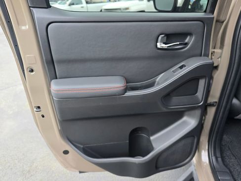 Used 2022 Nissan Frontier Pro-X w/ Technology Package image 8