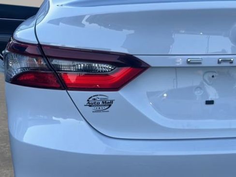 Used 2022 Toyota Camry LE image 50