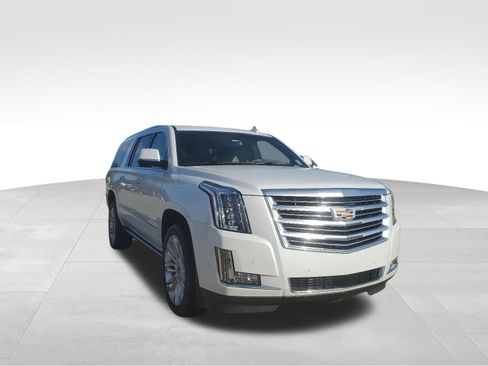 Used 2018 Cadillac Escalade ESV Platinum image 3