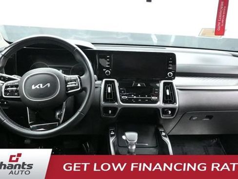 Used 2023 Kia Sorento S w/ Panoramic Sunroof Package FWD image 25
