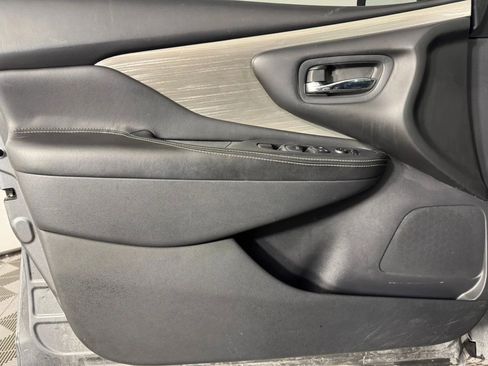 Used 2018 Nissan Murano S image 35