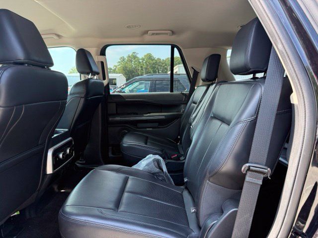 Used 2022 Ford Expedition XLT AWD/4WD image 5