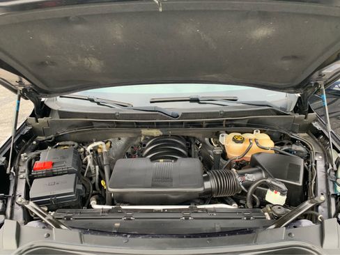 Used 2022 GMC Yukon XL AT4 image 9