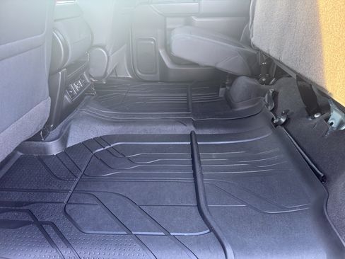 Used 2020 Chevrolet Silverado 1500 LT w/ All-Star Edition AWD/4WD image 35