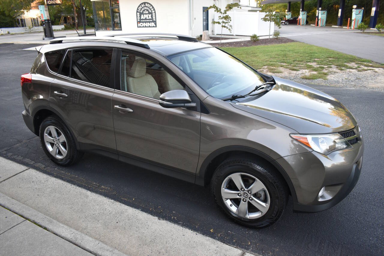 Used 2015 Toyota RAV4 XLE FWD image 40