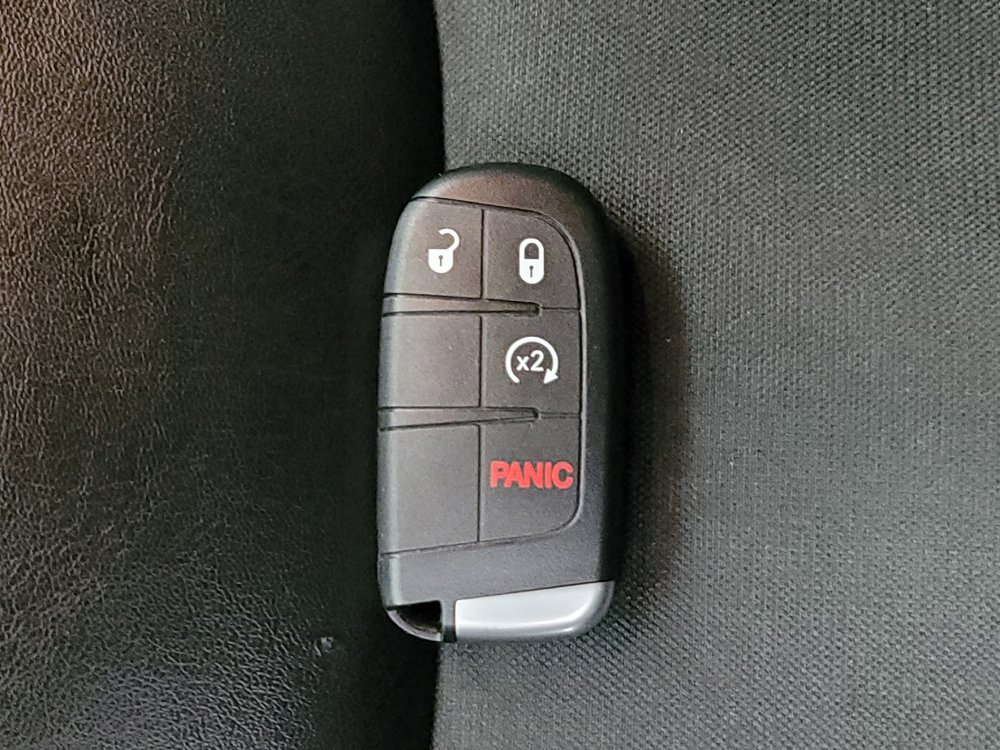 Used 2019 Jeep Cherokee Latitude Plus FWD image 32