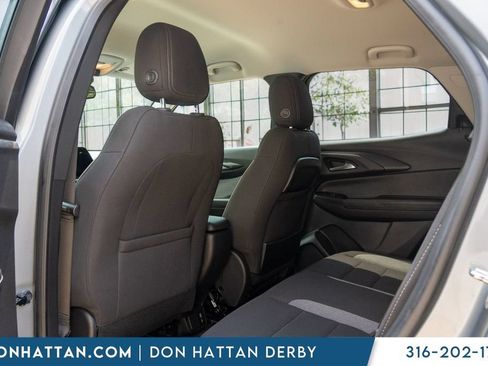 Used 2024 Chevrolet TrailBlazer LT w/ Convenience Package FWD image 21