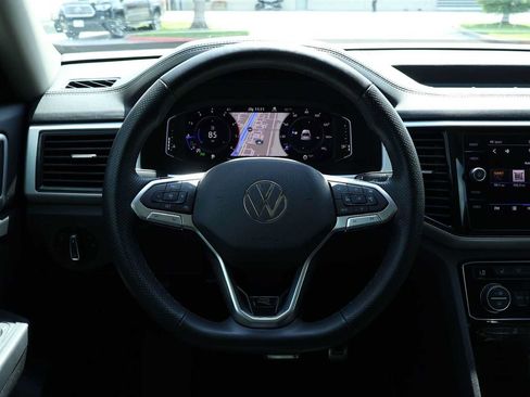 Used 2022 Volkswagen Atlas SEL R-Line AWD/4WD image 15