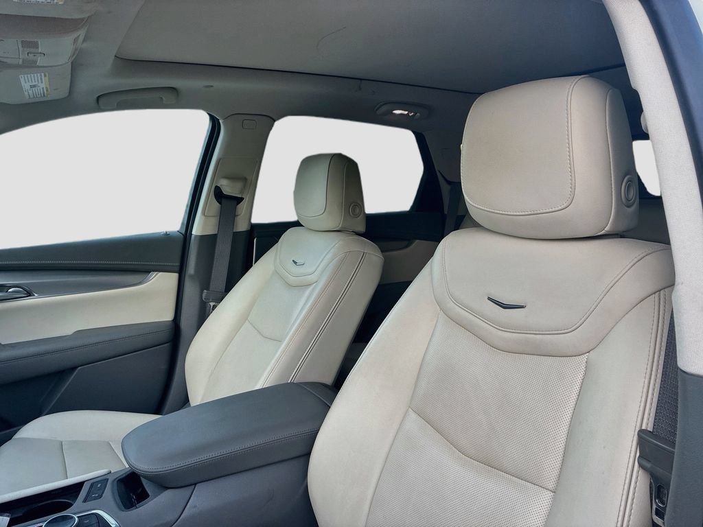 Used 2024 Cadillac XT5 Premium Luxury w/ LPO, Floor Liner Package AWD/4WD image 22