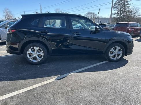 Certified 2023 Honda HR-V LX image 4