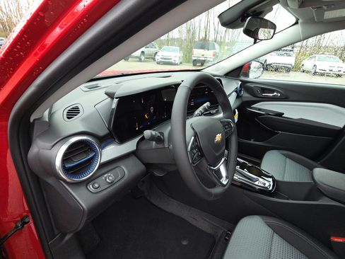 New 2026 Chevrolet Trax LT w/ Driver Confidence Package image 14