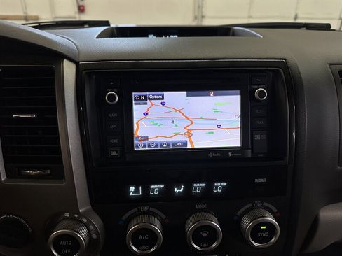 Used 2014 Toyota Sequoia Platinum image 21