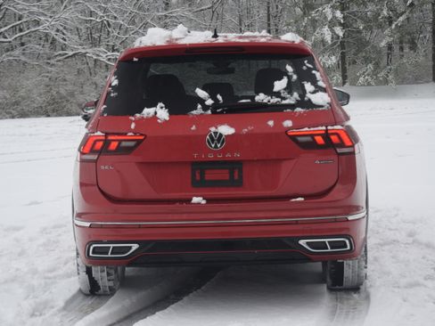 Used 2024 Volkswagen Tiguan SEL R-Line image 26