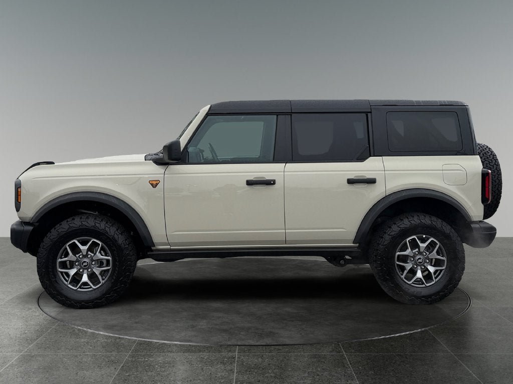 Used 2025 Ford Bronco Badlands AWD/4WD image 6