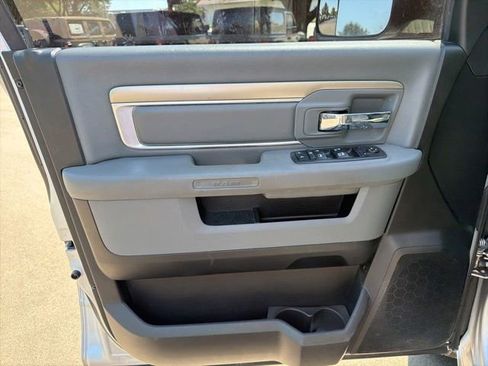 Used 2018 RAM 1500 Classic SLT RWD image 15
