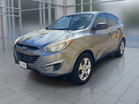 Used 2013 Hyundai Tucson GL FWD image 4
