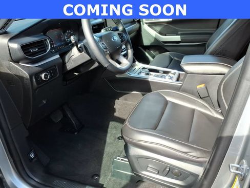 Used 2024 Ford Explorer XLT w/ Equipment Group 202A AWD/4WD image 10