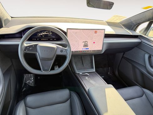 Used 2024 Tesla Model X Base image 15