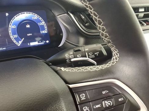 Used 2023 Jeep Grand Cherokee Limited AWD/4WD image 19