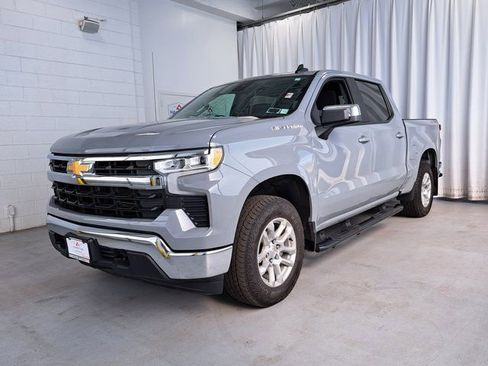 Used 2024 Chevrolet Silverado 1500 LT AWD/4WD image 2