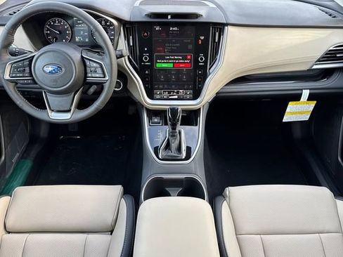Used 2025 Subaru Outback Limited AWD/4WD image 10