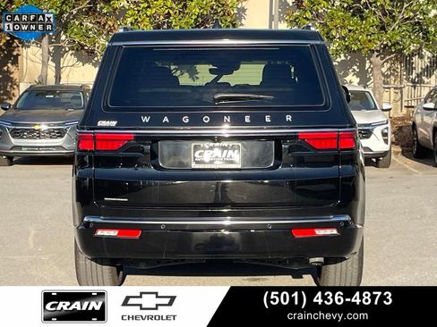 Used 2023 Jeep Wagoneer Base image 6
