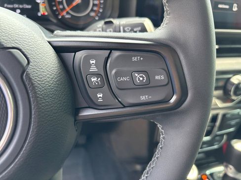 Used 2025 Jeep Wrangler Unlimited Rubicon AWD/4WD image 20